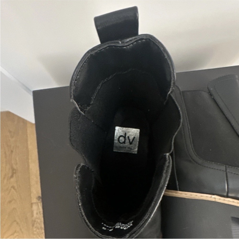 DV by Dolce Vita Black Ankle Boots with Tan Sole - Picture 4 of 6